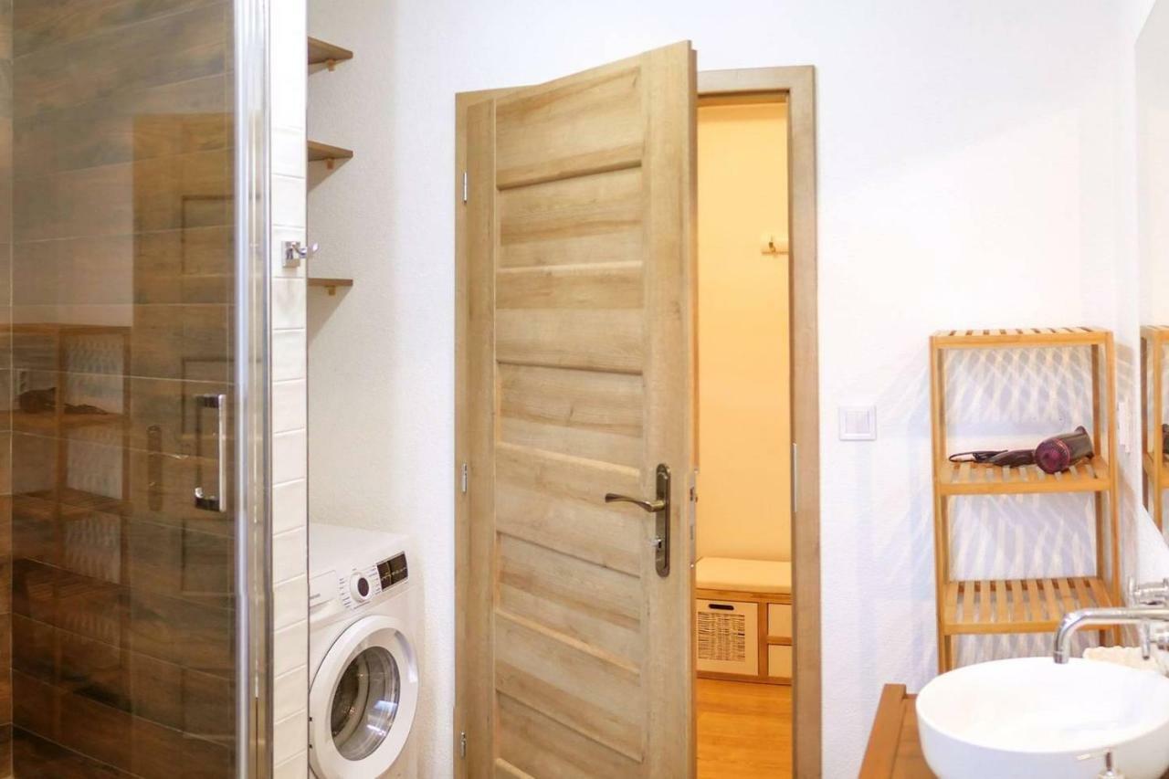 2 Bedroom Flat In The Heart Of Liptovský Mikuláš Exterior foto